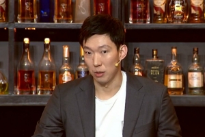 周琦预测尼克斯将3-1取胜，认为这场比赛过于轻松，马刺稳定性不足
