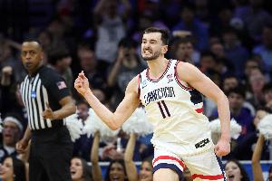 NBA选秀：骑士在第29顺位选中卡拉班，将其交易至国王以换取第34顺位签和一次轮选秀权！