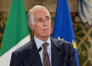 马拉戈指出：意大利购买意籍球员需缴纳22%增值税，而国外球队却免税，这种做法不寻常