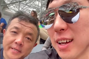 周琦社交媒体分享世界杯现场看球vlog：世界杯太棒了，一定要看！