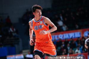 杨曦皓自评菜鸟赛季50分，未来目标国家队立足