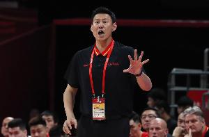 京媒称李楠将接任队史第11位主教练,许利民卸任后获荣誉职务