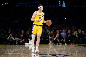 4年1.85亿美元续约湖人！哈特感叹：哇塞，里夫斯