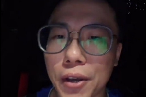 解说：达斯蒂·梅作为大学教练，重视团队篮球与防守