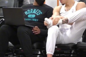三球可能要走？Shams：很多队都在强力追他！价格适合就会走